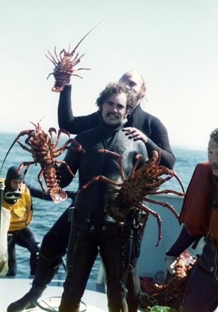 319_Me_Tinny_on_Coral_Sea_75_with_14-5_lobster.jpg